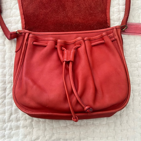 COACH Vintage 1980’s Lightweight Flap Drawstring Bag in Coral Red - RARE - Picture 3 of 16